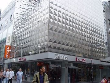 แผงทนไฟกลางแจ้ง Cladding 3D พื้นผิวผนังที่กำหนดเองโลโก้ 3 มิติผนังพื้นหลัง